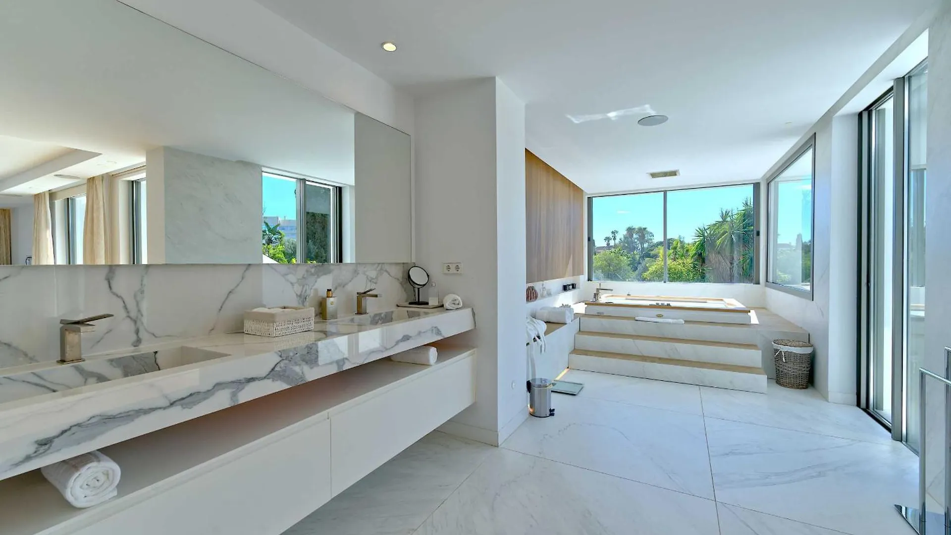 2244 New Modern Luxury Villa In Puerto Banus Marbella