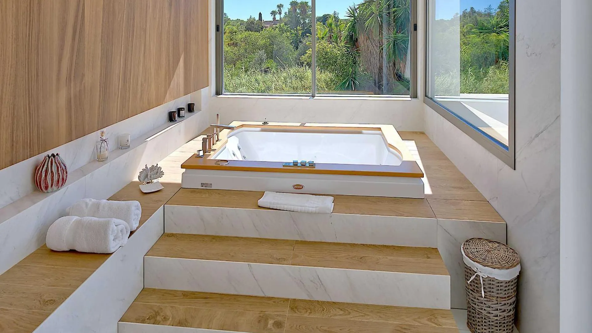 2244 New Modern Luxury Villa In Puerto Banus Marbella