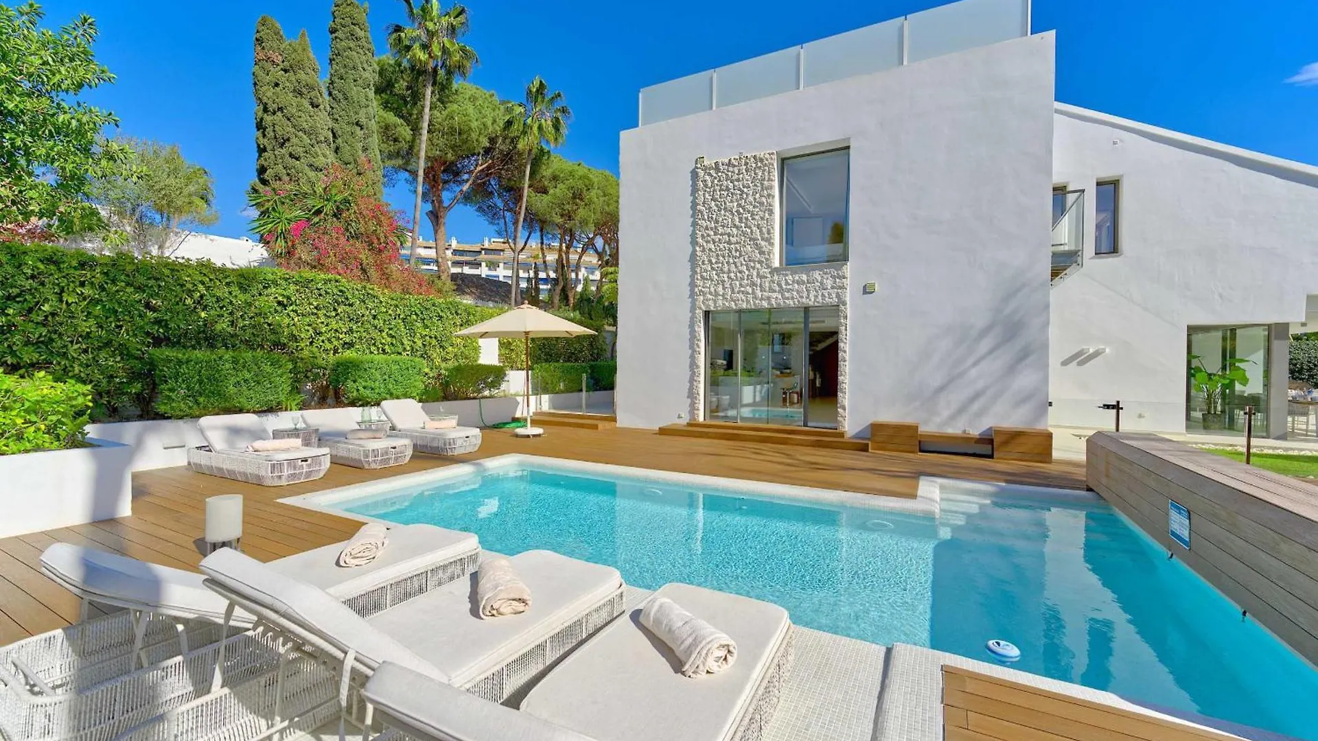 2244 New Modern Luxury Villa In Puerto Banus Marbella