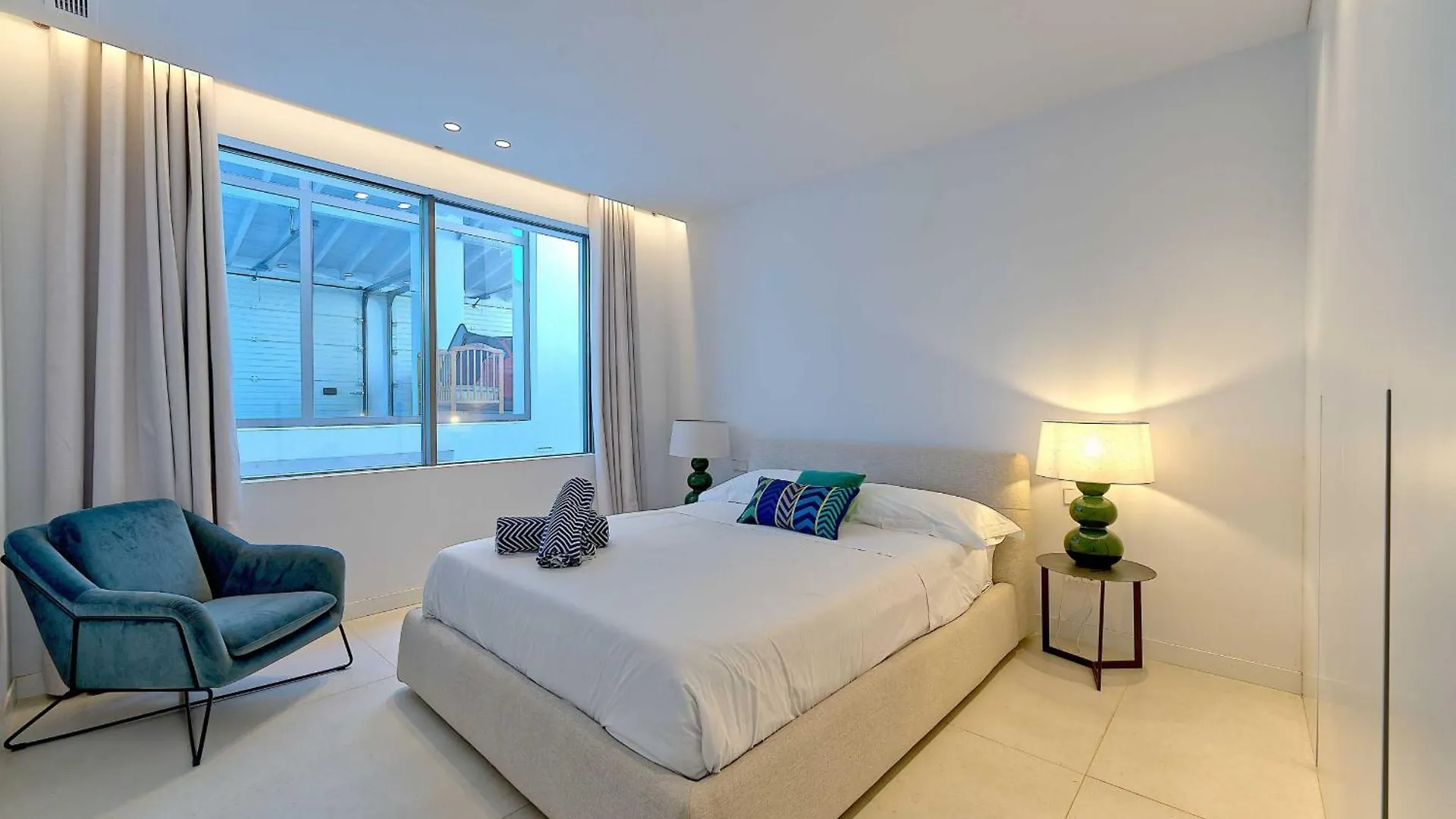 2244 New Modern Luxury Villa In Puerto Banus Marbella